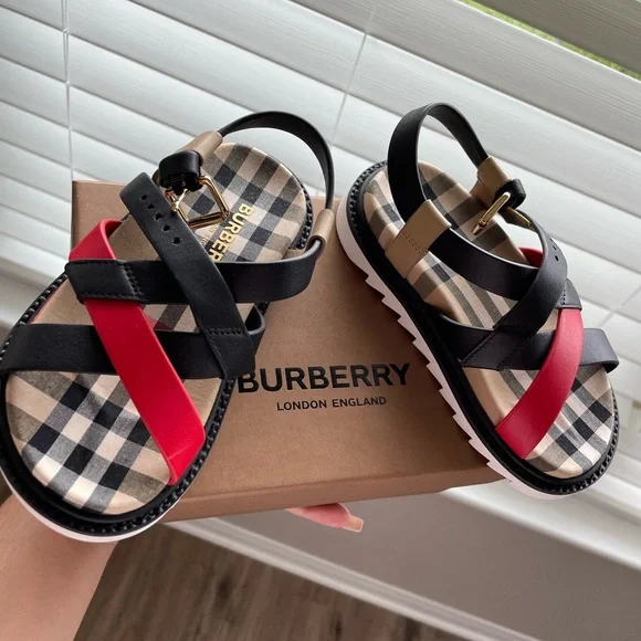 mini Burberry London 9サイズ (Mサイズ) Burberry | Shoes | Size 25 Burberry Sandals | Poshmark